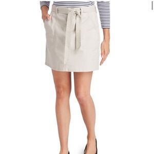 NWT~Vineyard Vines khaki mini skirt with front tie~ Size 4